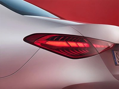 6-c-class_exterior_the-striking-rear-with-two-section-tail-lights