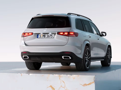 new-rear-lamp-design_gls-450-amg-line_exterior-design-and-equipment-highlights-tab_400-x-300